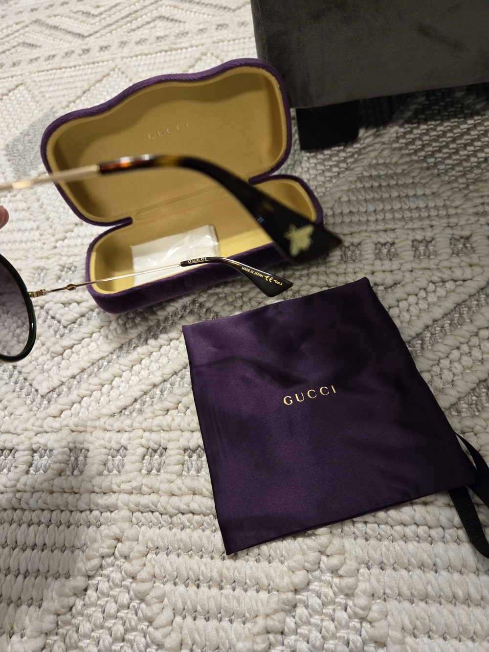 Gucci Round Sunglasses in Black with Red Trim - Picture 3 of 5